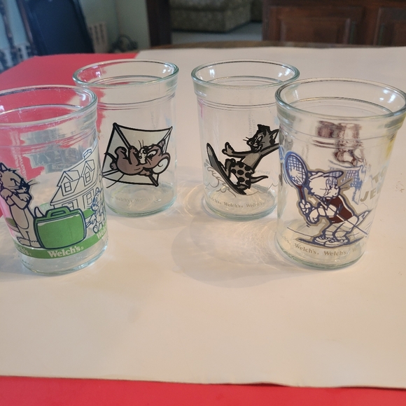VINTAGE 1990 WELCH'S GLASSES - Picture 1 of 7
